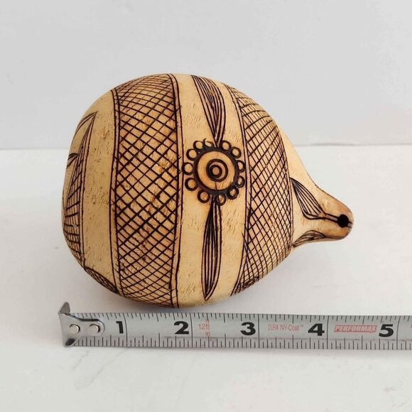 Vintage Hand Carved Peruvian Gourd Lattice Floral Leaf Design Folk Art Musical R - Picture 7 of 7